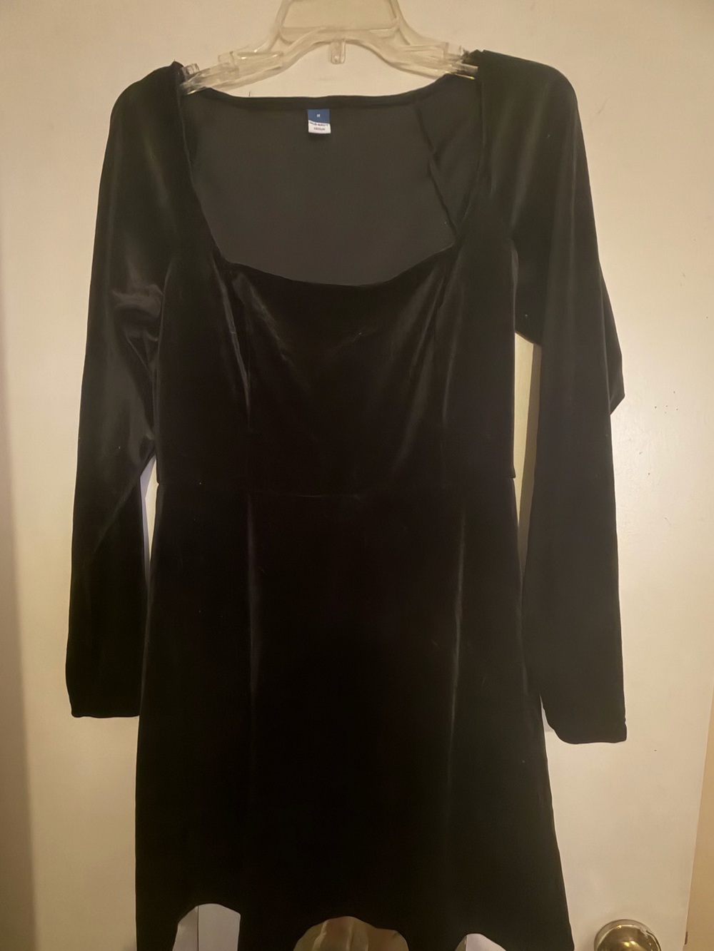 Old Navy Black Long-Sleeve Velvet Scoop Dress